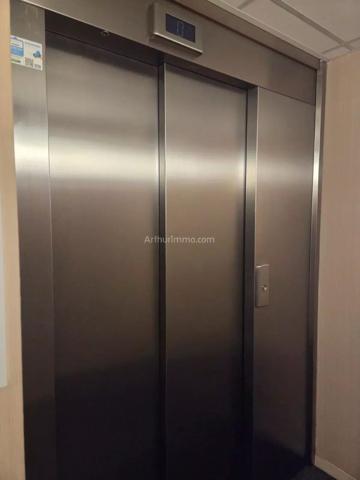 Vente                                                      Appartement
                        
                     3 pièces                      56 m2                     à Auray