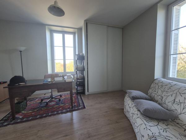 Maison - 8 pièces - 200 m²