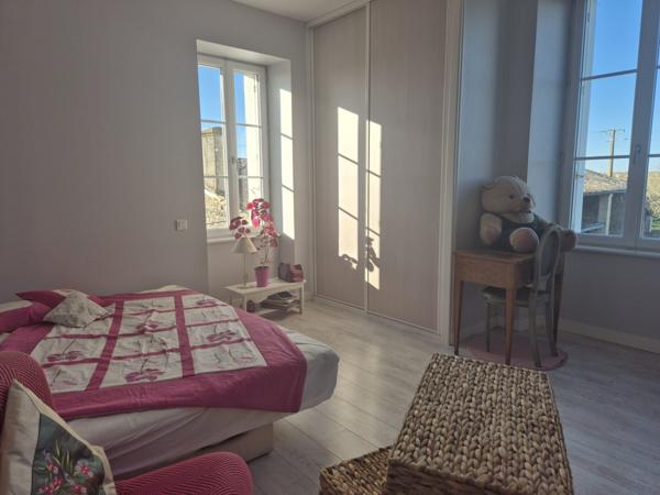 Maison - 8 pièces - 200 m²