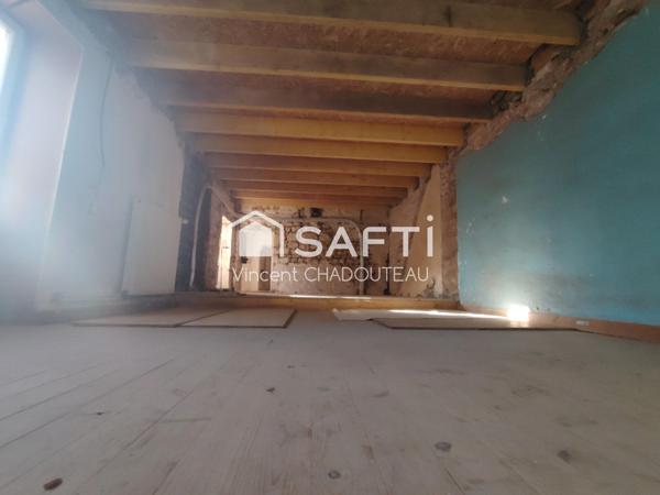 Maison d'habitation de 80m2 plus dépendances au cœur de Melle.