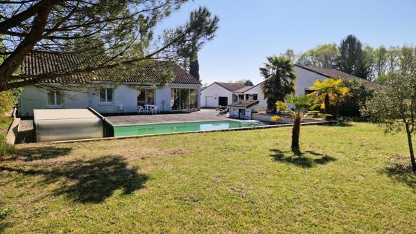 Belle demeure de 149 m² avec piscine et nombreuses dépendances !