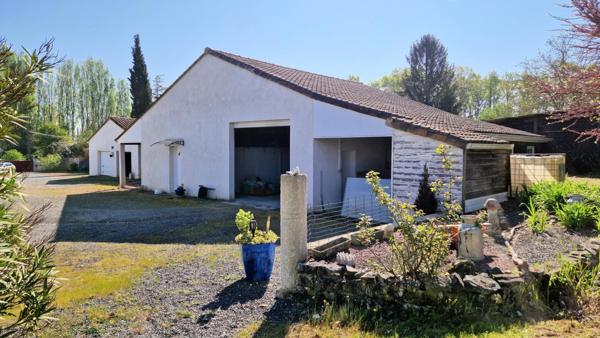 Belle demeure de 149 m² avec piscine et nombreuses dépendances !