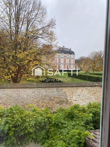 Maison de caractère, T6 , de 200 m2 sur un terrain paysager, à vendre au Manet