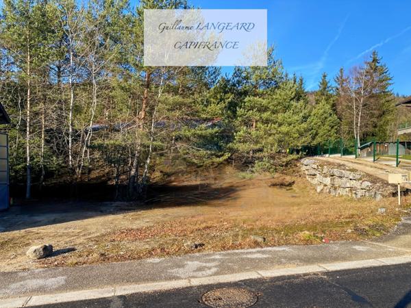 À VENDRE MARTIGNAT (01) - ATELIER DE 76M2 AVEC BUREAU - 708 M2 DE TERRAIN