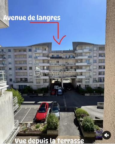 Dijon Toison d'Or Superbe T2 de 52 m2, avec terrasse, balcon, parking et cave.
Dans un environnement recherché, à deux pas de la Toison d'Or, du tramway et des commerces, découvrez ce superbe appartement 2 pièces de 52 m2, situé au 3° étage avec ascenseur d'une résidence sécurisée de 2002 parfaitement entretenue.
Implanté en 2e ligne de l'avenue de Langres, l'immeuble bénéficie d'un emplacement stratégique tout en offrant un cadre de vie calme et préservé des nuisances urbaines.
L'appartement, en excellent état, propose de beaux volumes et une distribution particulièrement agréable:
Côté jour, Un hall d'entrée et son grand placard, donnant sur un vaste séjour lumineux avec sa cuisine ouverte pour un espace de vie de plus de 30 m2 ouvrant sur un balcon de 5 m2.
Côté nuit une chambre confortable de 11 m2 avec accès direct à une terrasse privative de 7 m2, une salle de bains et un WC séparés.
Le chauffage individuel gaz permet une gestion maîtrisée des consommations, avec une partie de l'entretien incluse dans les charges.
Classé C au DPE, ce bien représente une excellente opportunité aussi bien pour une résidence principale que pour un investissement locatif pérenne dans un secteur à forte demande.
Des prestations recherchées
• Résidence sécurisée avec digicode
• Immeuble en retrait de l'avenue de Langres
• Ascenseur
• Place de Parking privatif en résidence fermée
• Cave
• Chauffage individuel gaz
• DPE C : excellent classement énergétique
Emplacement exceptionnel : tramway au pied de la résidence, accès rapide rocade, centre commercial Toison d'Or, commerces et services accessibles en quelques minutes.
Un bien rare, aussi attractif pour une résidence principale que pour un investissement locatif de qualité avec forte demande sur le secteur.
À visiter sans tarder.