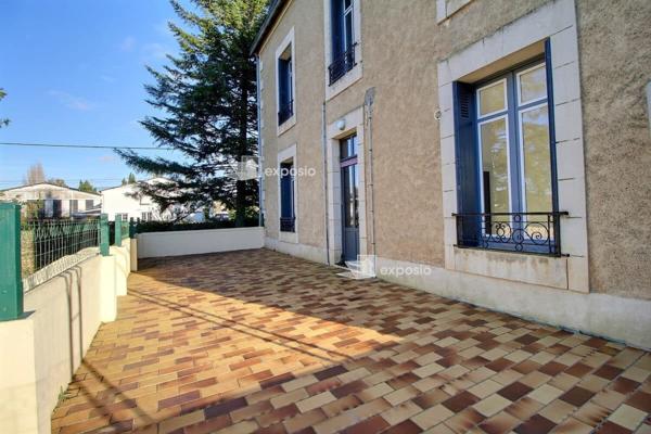 Maison / Maison Bourgeoise / Gîte Saint Maixent L Ecole 6 pièce(s) 183 m2