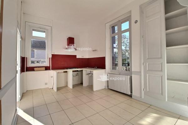 Maison / Maison Bourgeoise / Gîte Saint Maixent L Ecole 6 pièce(s) 183 m2