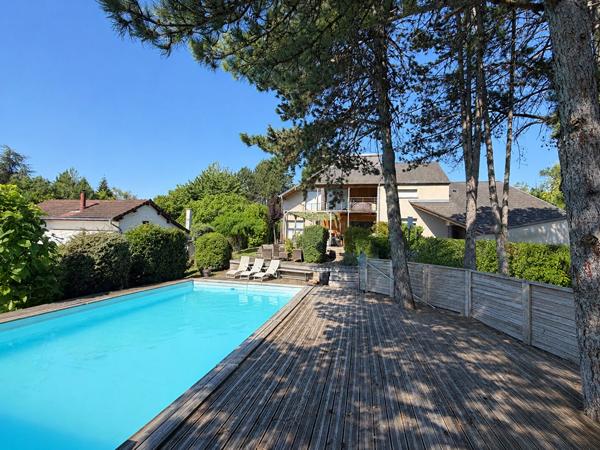 Maison Montmorot / 7 pièces / 5 chambres / 186 m²