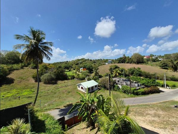 Villa d’Exception à Sainte-Anne – L’Art de Vivre en Harmonie avec la Nature