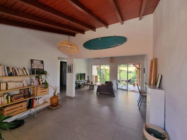 Villa d’Exception à Sainte-Anne – L’Art de Vivre en Harmonie avec la Nature