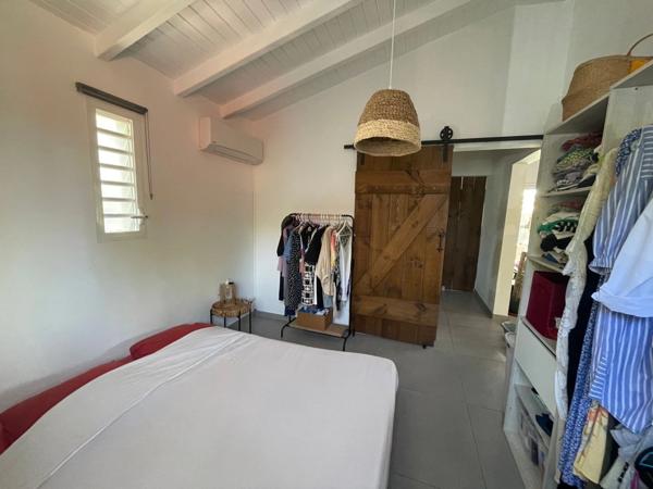Villa d’Exception à Sainte-Anne – L’Art de Vivre en Harmonie avec la Nature