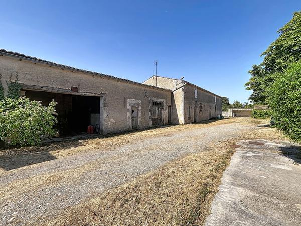 Ensemble immobilier de charme à 20 minutes au Nord de LA ROCHELLE