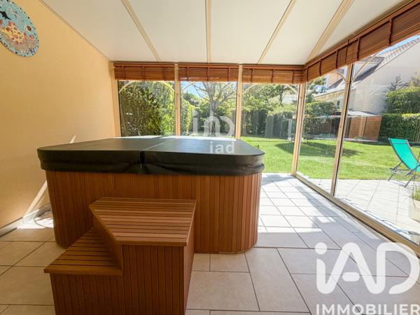Maison à vendre 6 pièces 169 m² Saint-Nom-la-Bretèche
