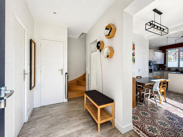 NANTERRE VIEUX-PONT - MAISON DE CHARME 124 M², JARDIN PLEIN SUD, POTENTIEL D'EXTENSION
