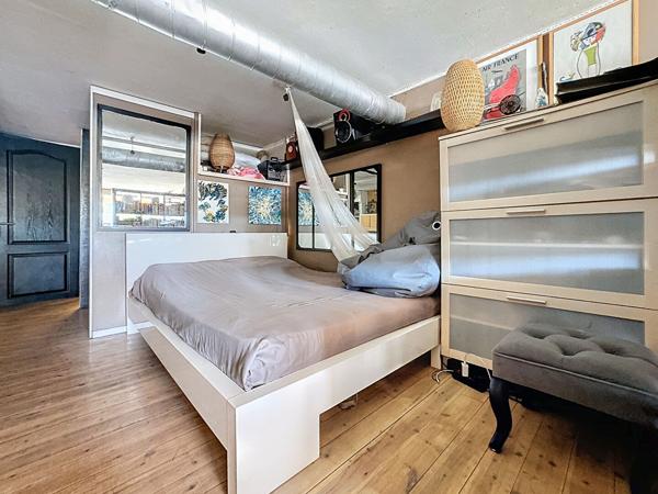 Local Commercial - Vue Imprenable sur le Port de Gruissan