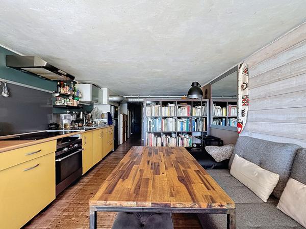 Local Commercial - Vue Imprenable sur le Port de Gruissan