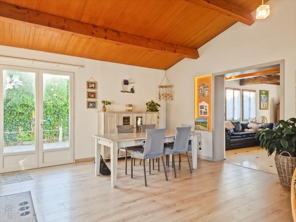 Maison 9 pièces - 218 m²