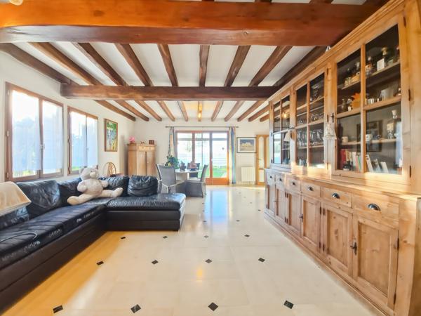 Maison 9 pièces - 218 m²