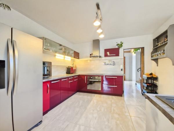 Maison 9 pièces - 218 m²