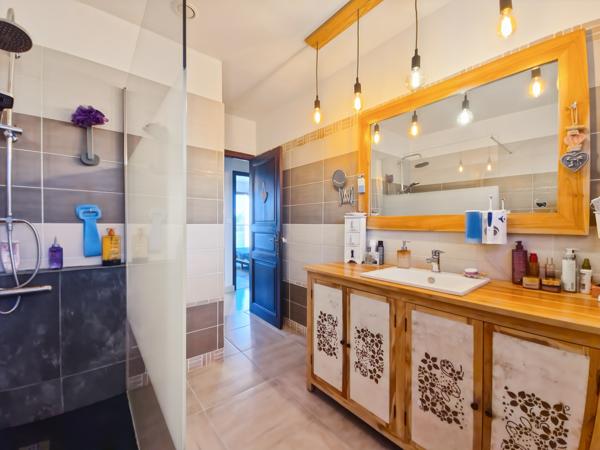 Maison 9 pièces - 218 m²