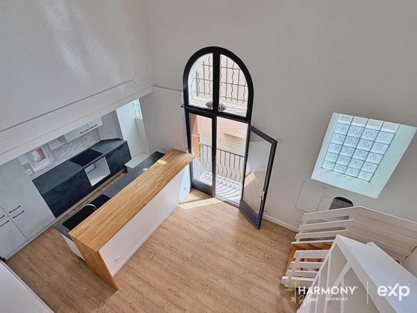 Duplex T4 lumineux avec box fermé au calme