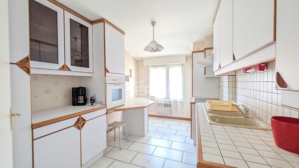 Appartement Le Puy En Velay 4 pièces 107.68 m2 + 2 terrasses et garage