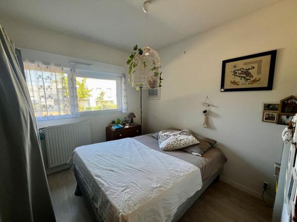 THEIX-NOYALO - Appartement T3 de 65 m² avec jardin privatif, terrasse, garage et cave