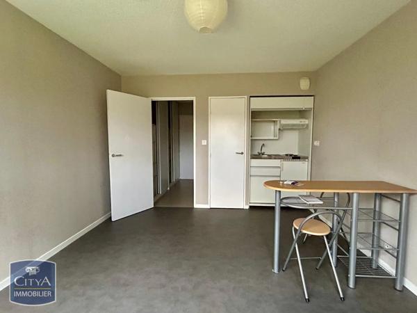 Appartement à louer 1 pièce 23.59m² Poitiers (86000)