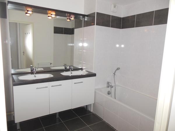 Toulouse 31300 Tramway ZENITH Agréable T3 Récent de 56.32 m2 Terrasse de 5.92m² - Cuisine équipée - parking sous sol