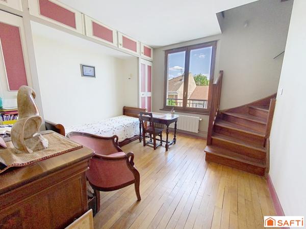 3 mn à pied du métro ligne 14 - Maison individuelle familiale 5 chambres