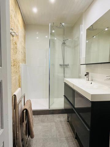 A vendre, Bordeaux centre historique, élégant appartement de 3 pièces d'environ 70 m²