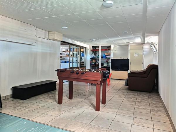 Maison sur sous-sol 4 chambres avec dépendance - VERNANTES (49390)