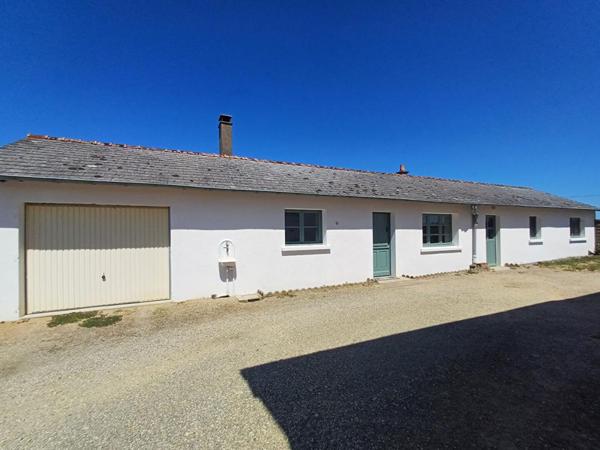 Maison sur sous-sol 4 chambres avec dépendance - VERNANTES (49390)