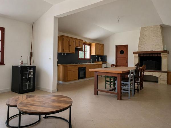 Maison sur sous-sol 4 chambres avec dépendance - VERNANTES (49390)