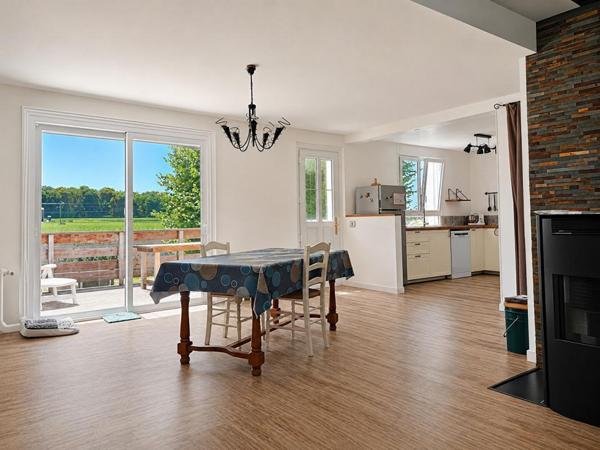 Maison sur sous-sol 4 chambres avec dépendance - VERNANTES (49390)