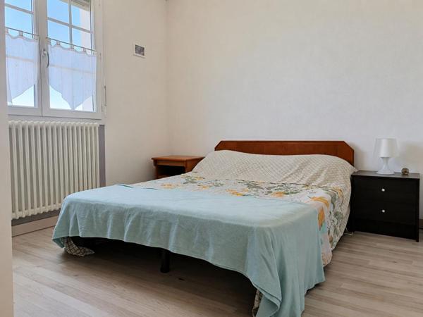 Maison sur sous-sol 4 chambres avec dépendance - VERNANTES (49390)