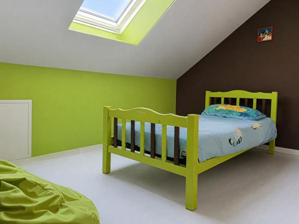 Maison sur sous-sol 4 chambres avec dépendance - VERNANTES (49390)