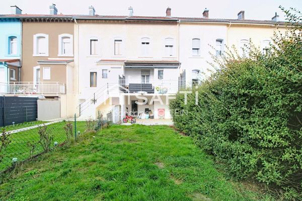Maison de 117m2 hab avec 4 chambres, 2 terrasses et jardin.