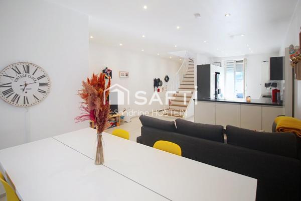 Maison de 117m2 hab avec 4 chambres, 2 terrasses et jardin.