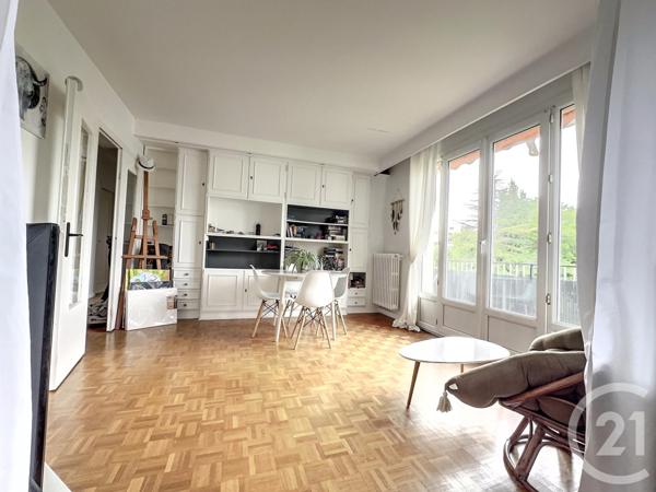 Appartement F5 à vendre  5 pièces - 88,79 m2 LA CELLE ST CLOUD - 78