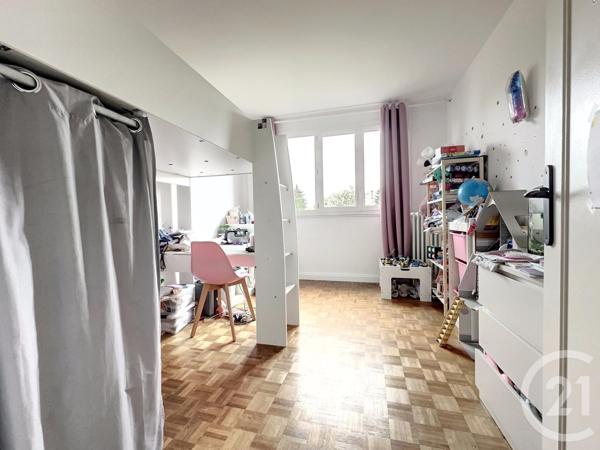 Appartement F5 à vendre  5 pièces - 88,79 m2 LA CELLE ST CLOUD - 78