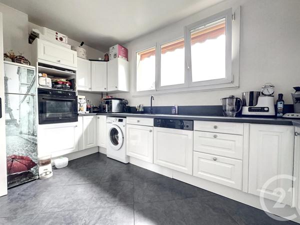 Appartement F5 à vendre  5 pièces - 88,79 m2 LA CELLE ST CLOUD - 78