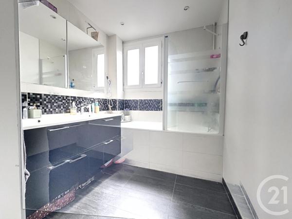 Appartement F5 à vendre  5 pièces - 88,79 m2 LA CELLE ST CLOUD - 78