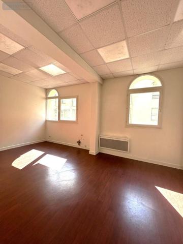 Bureaux à louer à Rennes en Ille-et-Vilaine (35000), ref : 35056-L8   
Rennes centre