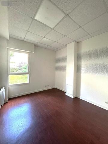 Bureaux à louer à Rennes en Ille-et-Vilaine (35000), ref : 35056-L8   
Rennes centre