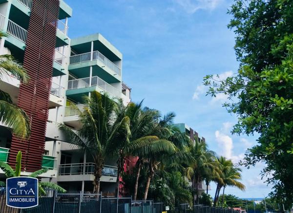 Appartement à louer 2 pièces 38.61m² Saint-Denis (97490)