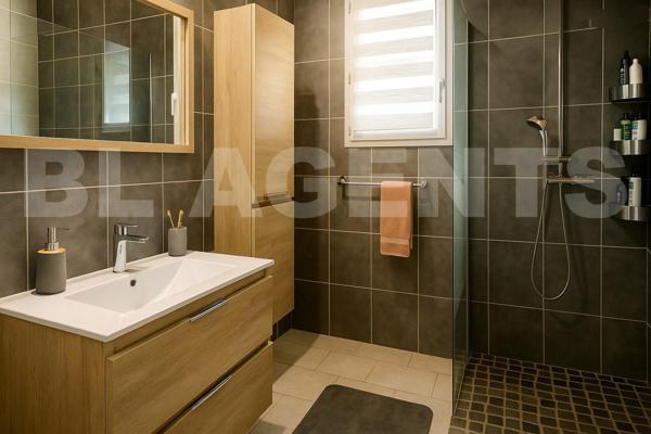 Maison plain pied avec hangar de 260m²  – Idéal artisan ou projet Pro – À 10 min de Lisieux