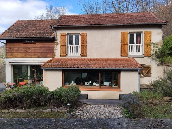 MAISON EN PIERRES