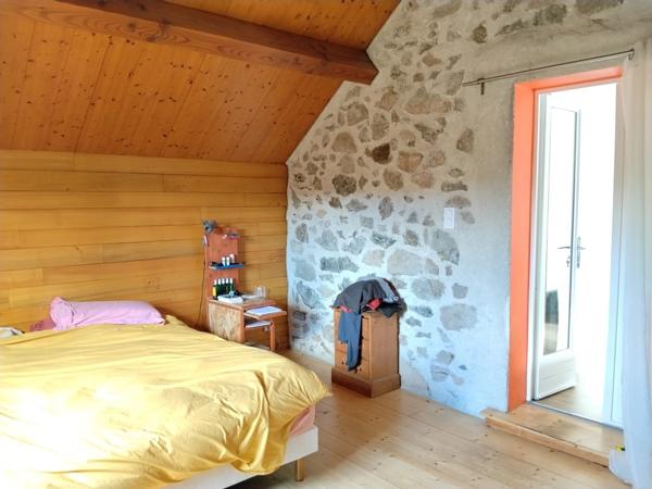 MAISON EN PIERRES