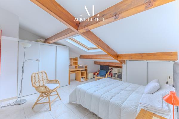 Marseille (13008) BARTEL - Duplex de 145 m² avec terrasse, double parking, box et cave